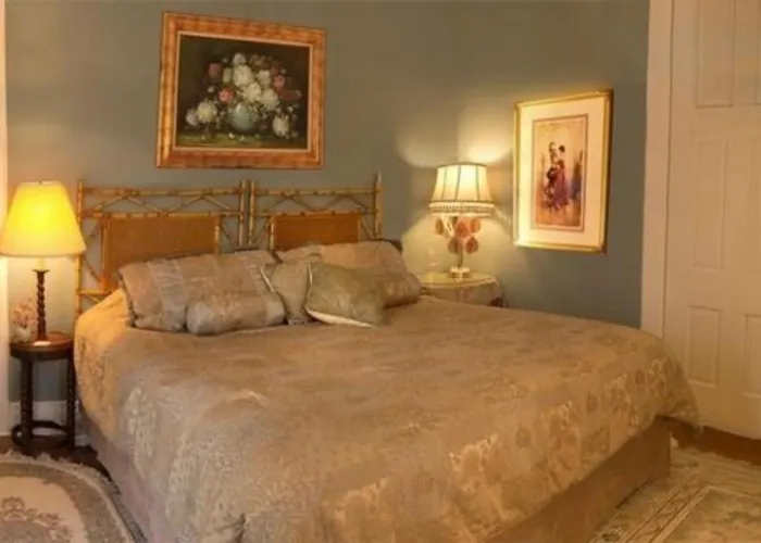Alice's Snyder House 3* Galena