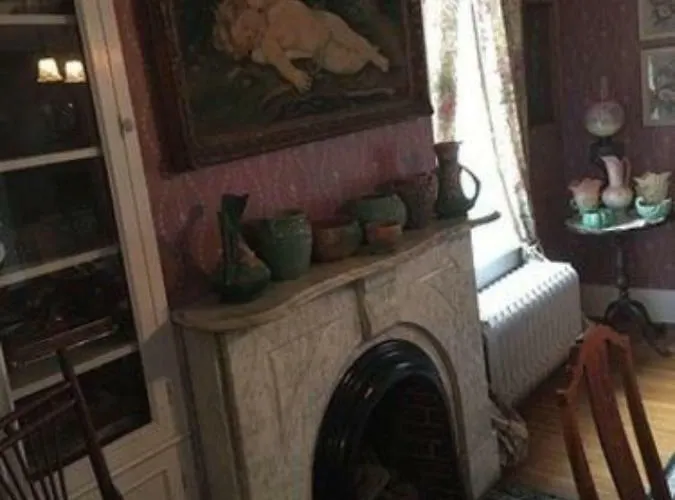 Alice's Snyder House 3*